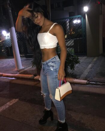 Rencontre Sensuelle à Nîmes : Viens découvrir le feu qui brûle en moi rencontre-Nîmes