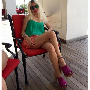 Tu laisses ta bière chaude et viens avec moi ? Clara - rencontre-Milf-Poitiers