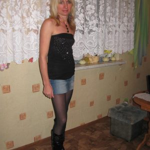 Nue sous mon imperméable Elise - rencontre-Cougar-Dunkerque
