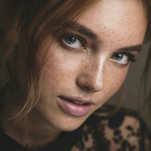Patiente par métier, pas pour ça Éloïse - rencontre-Teen-Nice